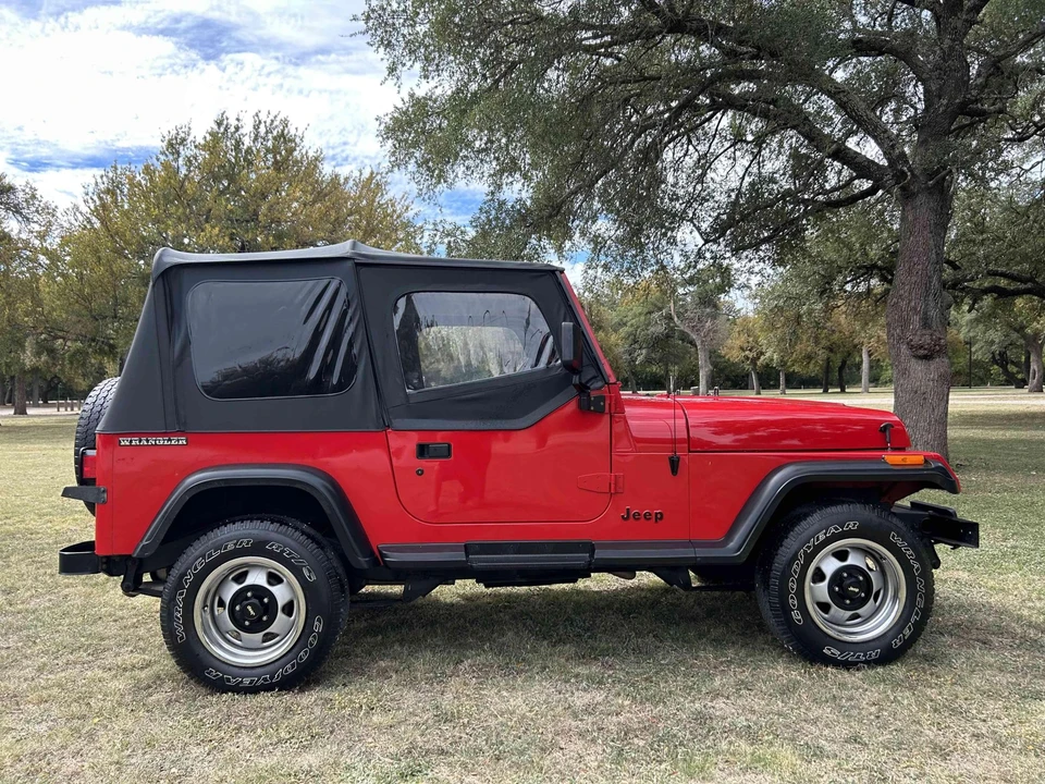 1990 Jeep YJ Wrangler - Image 17 of 31