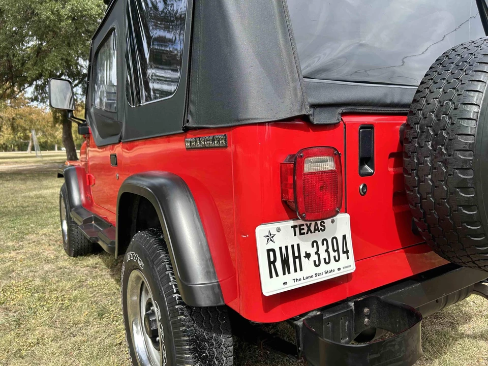 1990 Jeep YJ Wrangler - Image 26 of 31