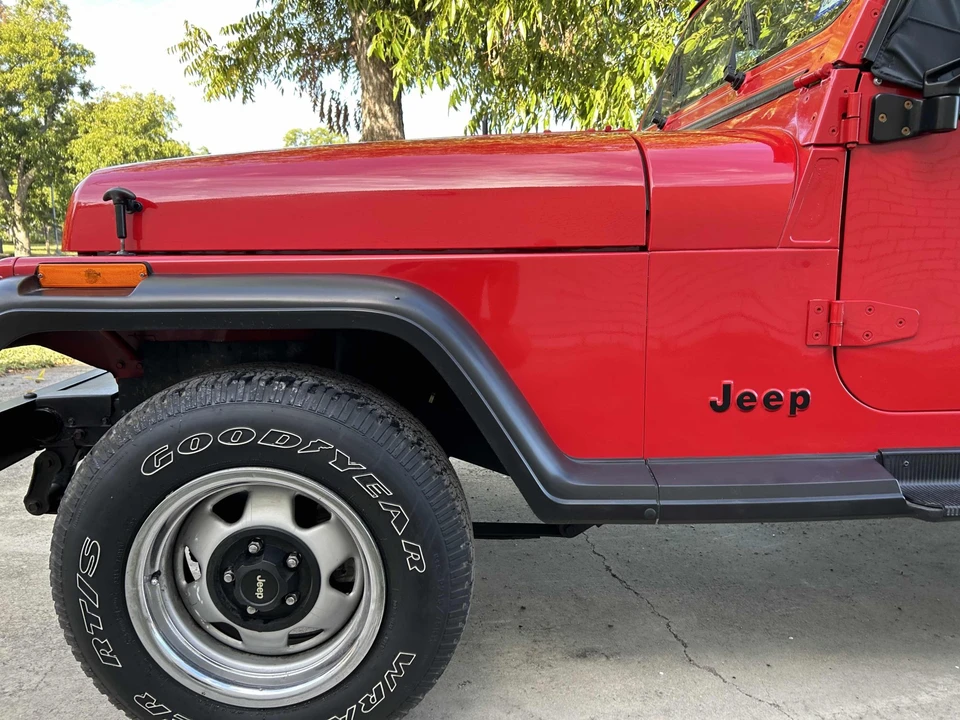 1990 Jeep YJ Wrangler - Image 21 of 31