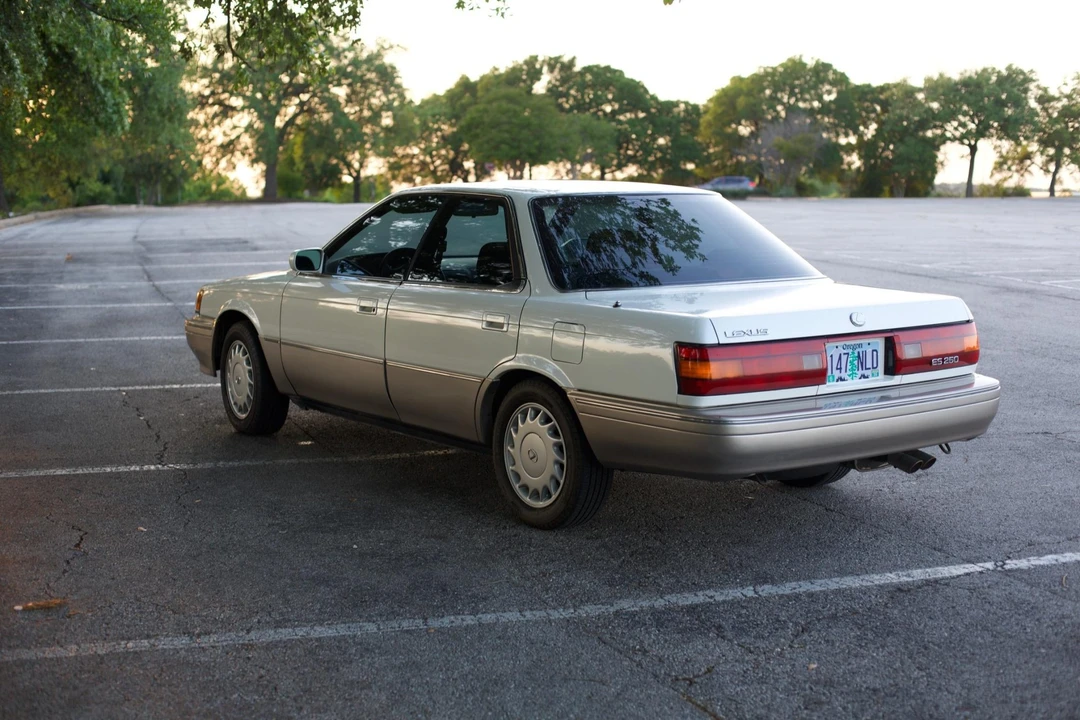 1990 Lexus ES 1st Gen - Image 7 of 31