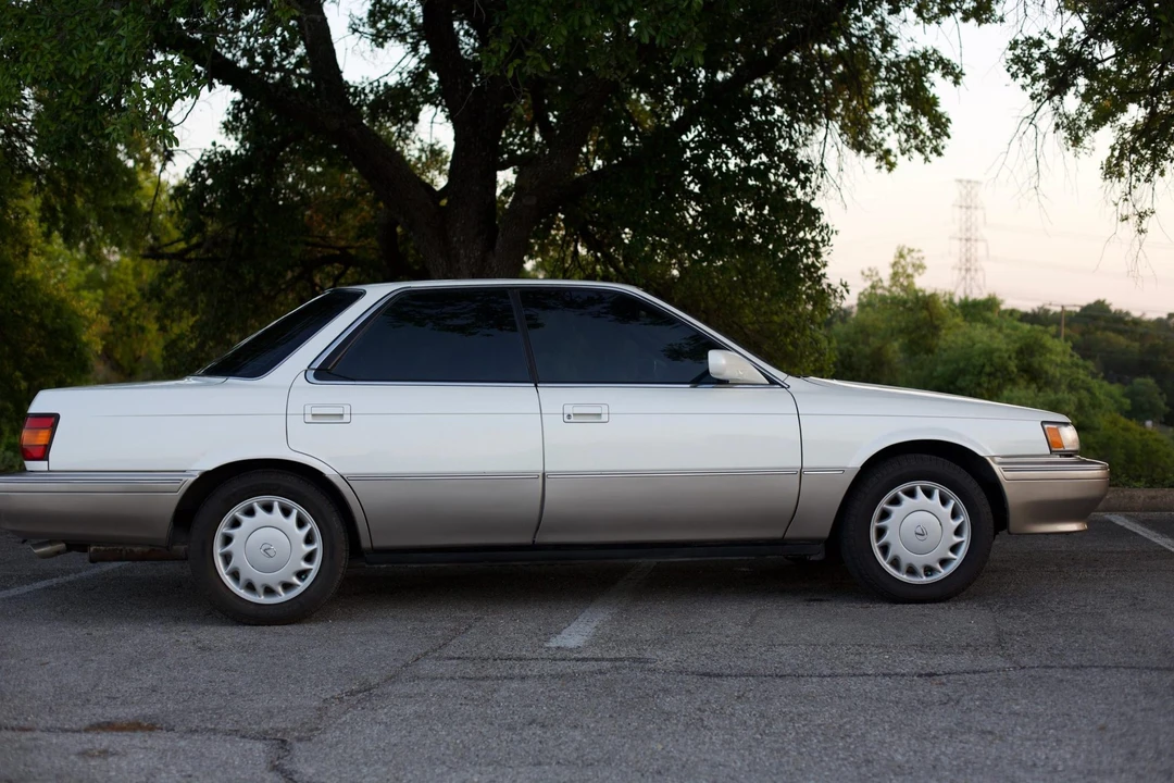 1990 Lexus ES 1st Gen - Image 13 of 31