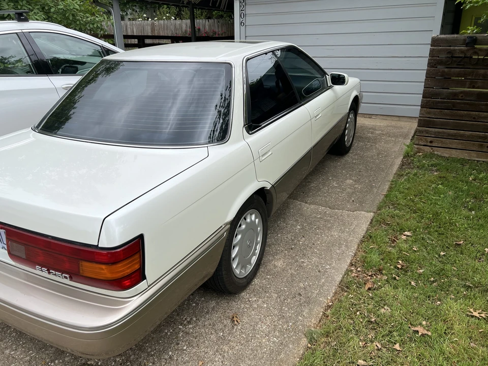 1990 Lexus ES 1st Gen - Image 20 of 31
