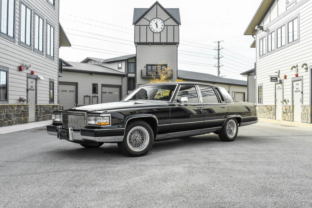 1991 Cadillac Brougham - Image 5 of 31