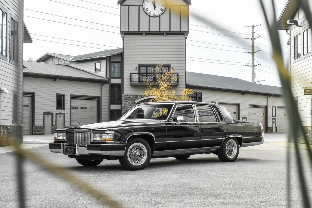 1991 Cadillac Brougham - Image 6 of 31
