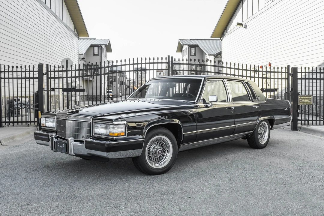 1991 Cadillac Brougham - Image 7 of 31