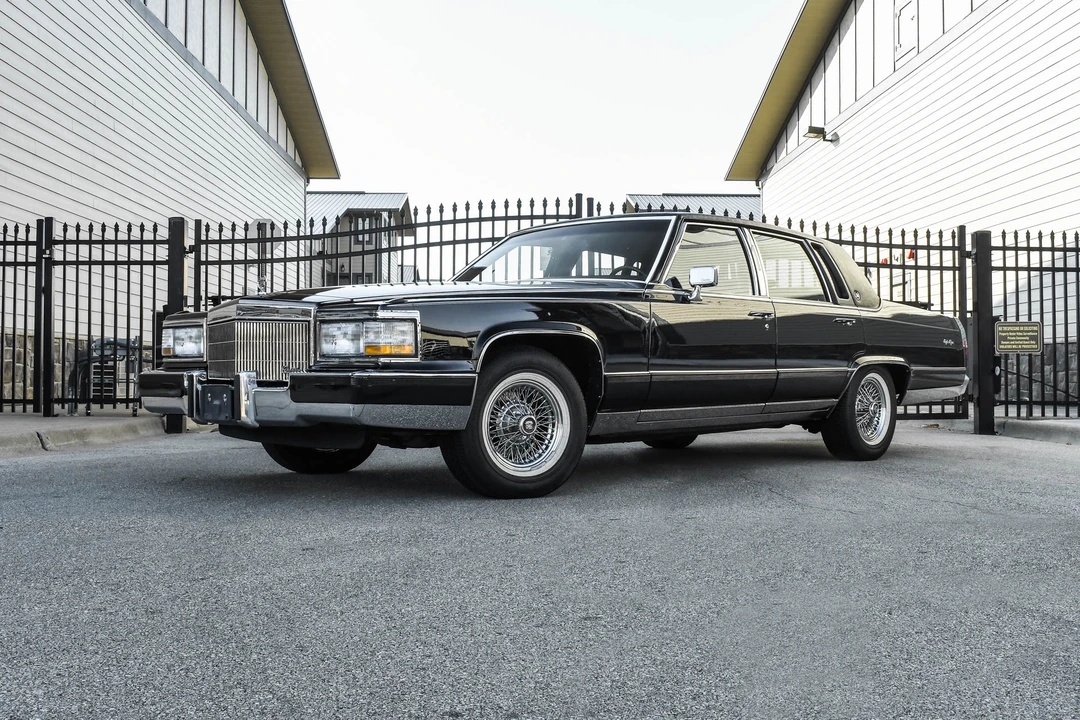 1991 Cadillac Brougham - Image 8 of 31