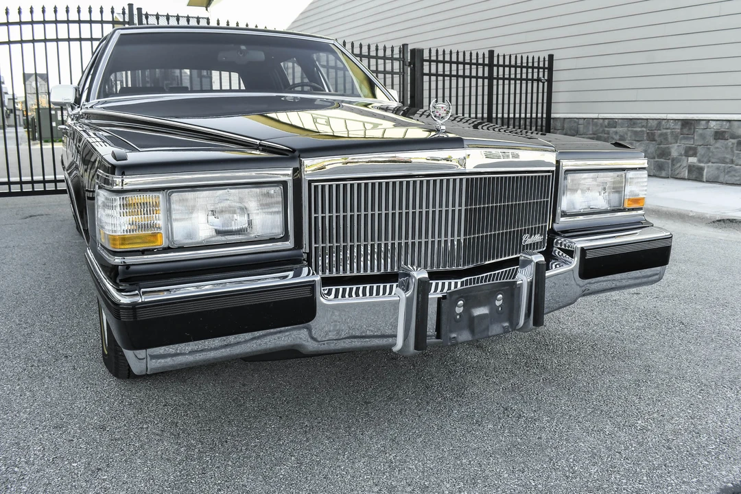 1991 Cadillac Brougham - Image 11 of 31