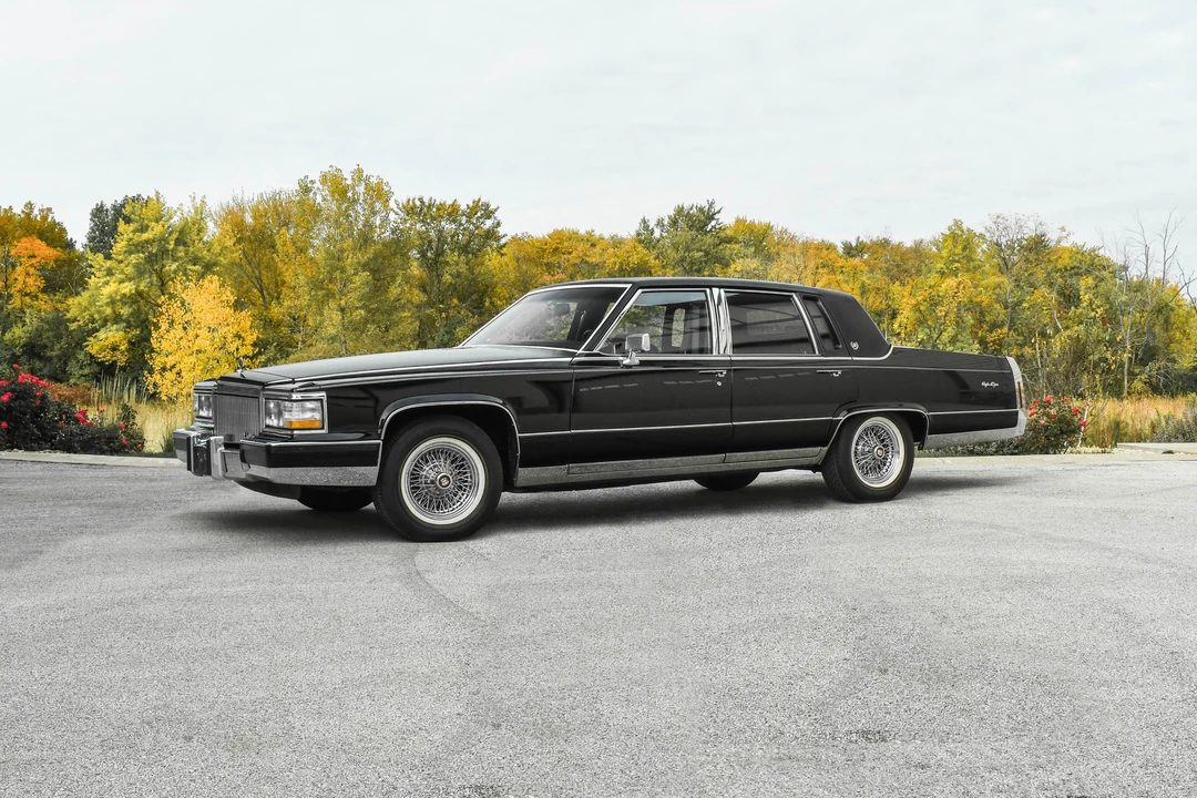 1991 Cadillac Brougham - Image 4 of 31