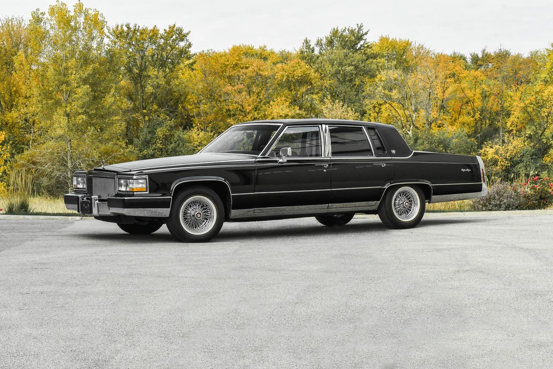 1991 Cadillac Brougham - Image 3 of 31