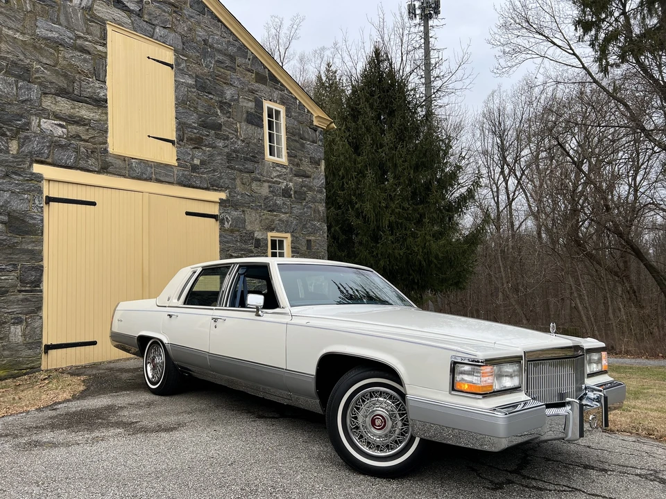 1991 Cadillac Brougham - Image 7 of 31