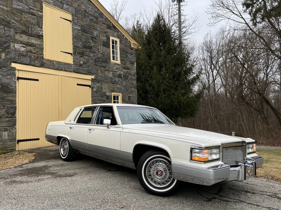 1991 Cadillac Brougham - Image 8 of 31