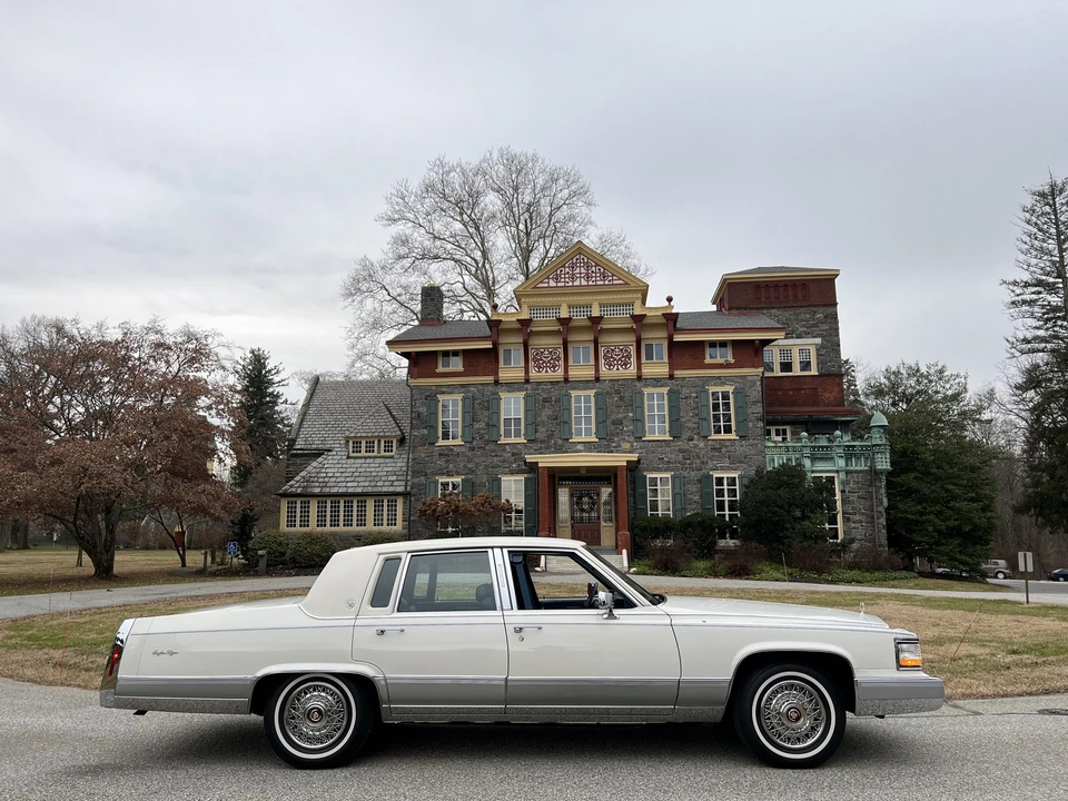1991 Cadillac Brougham - Image 12 of 31
