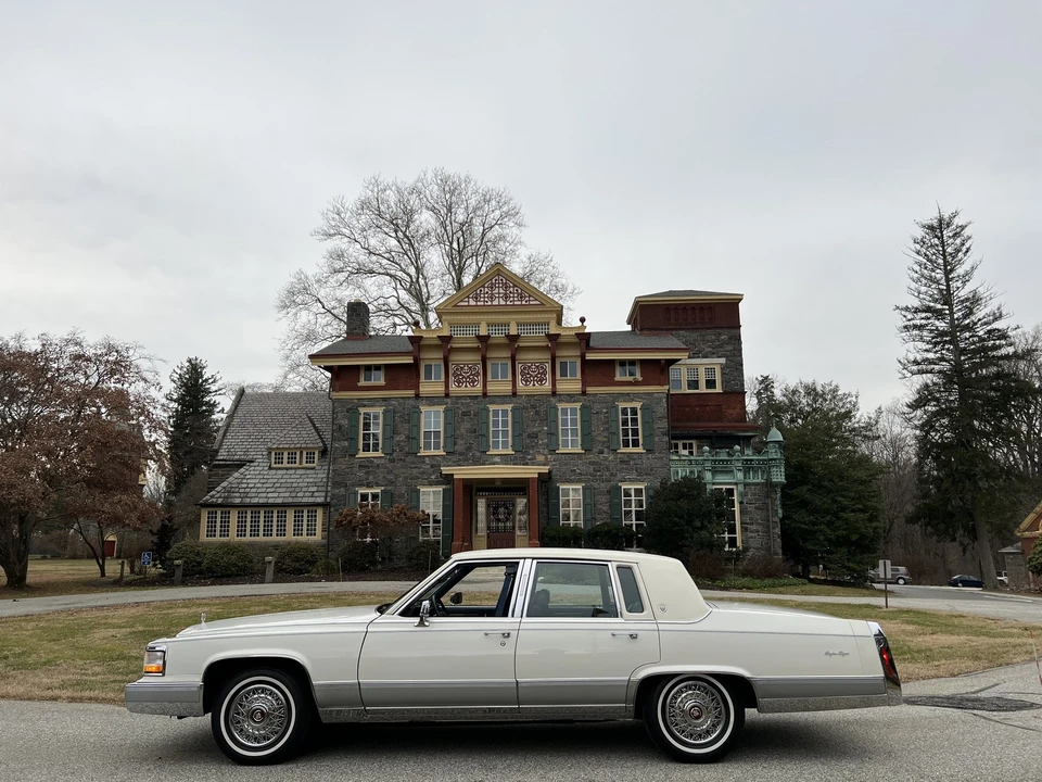 1991 Cadillac Brougham - Image 22 of 31
