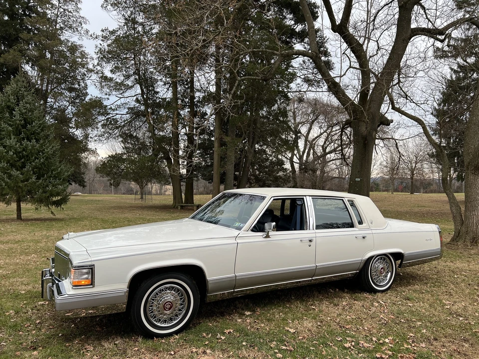 1991 Cadillac Brougham - Image 24 of 31