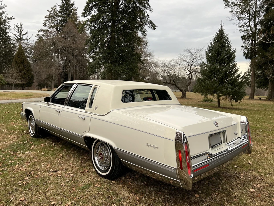 1991 Cadillac Brougham - Image 19 of 31