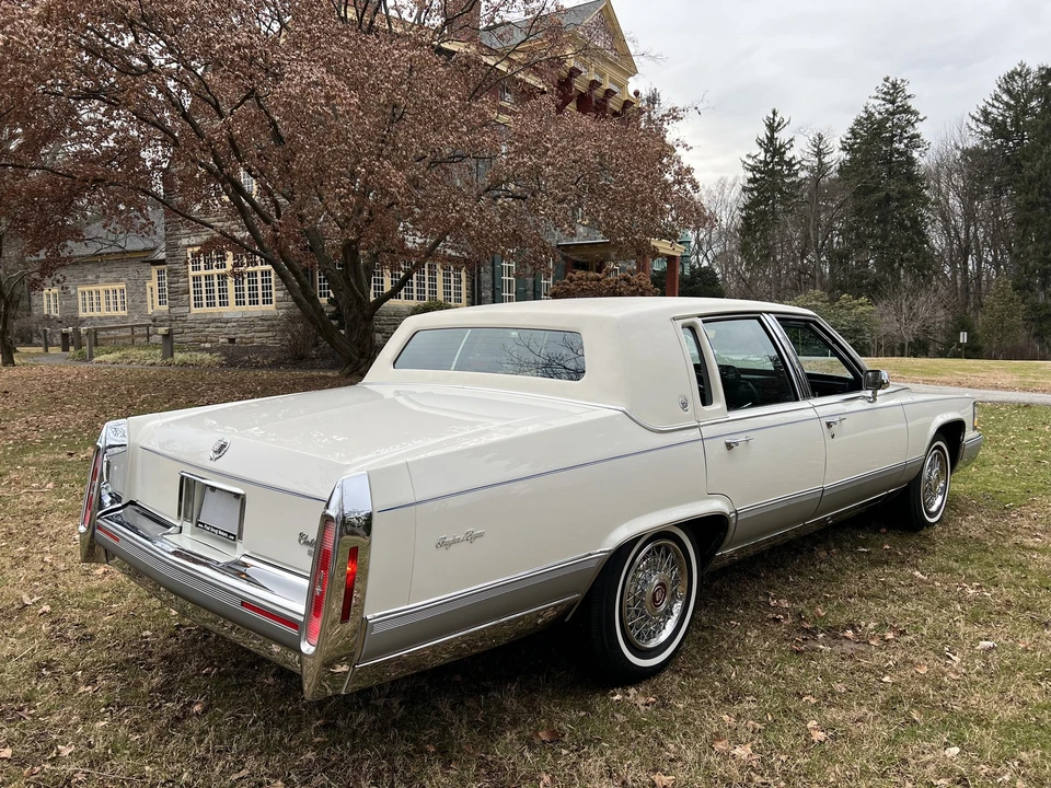 1991 Cadillac Brougham - Image 15 of 31