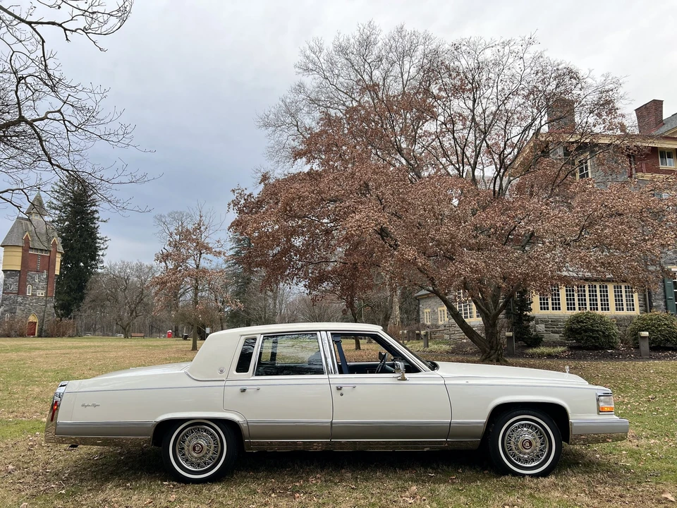 1991 Cadillac Brougham - Image 13 of 31