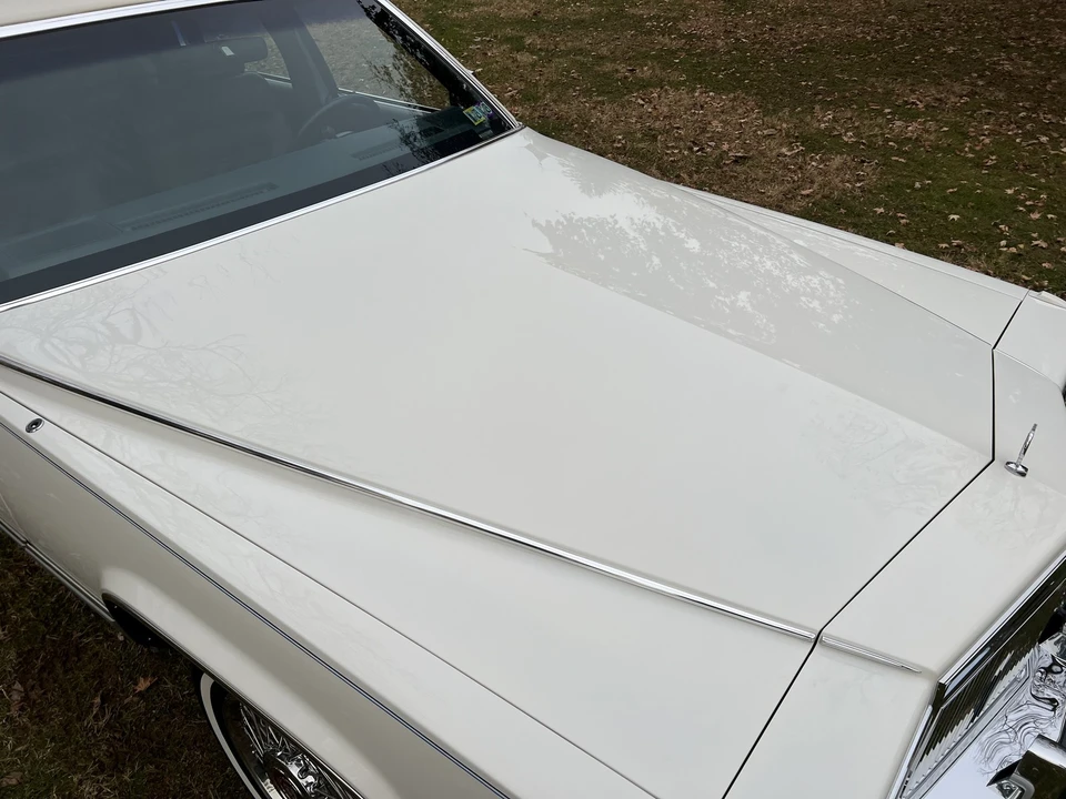 1991 Cadillac Brougham - Image 29 of 31