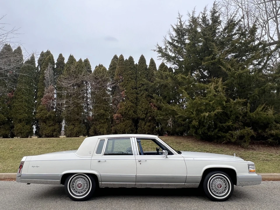 1991 Cadillac Brougham - Image 11 of 31