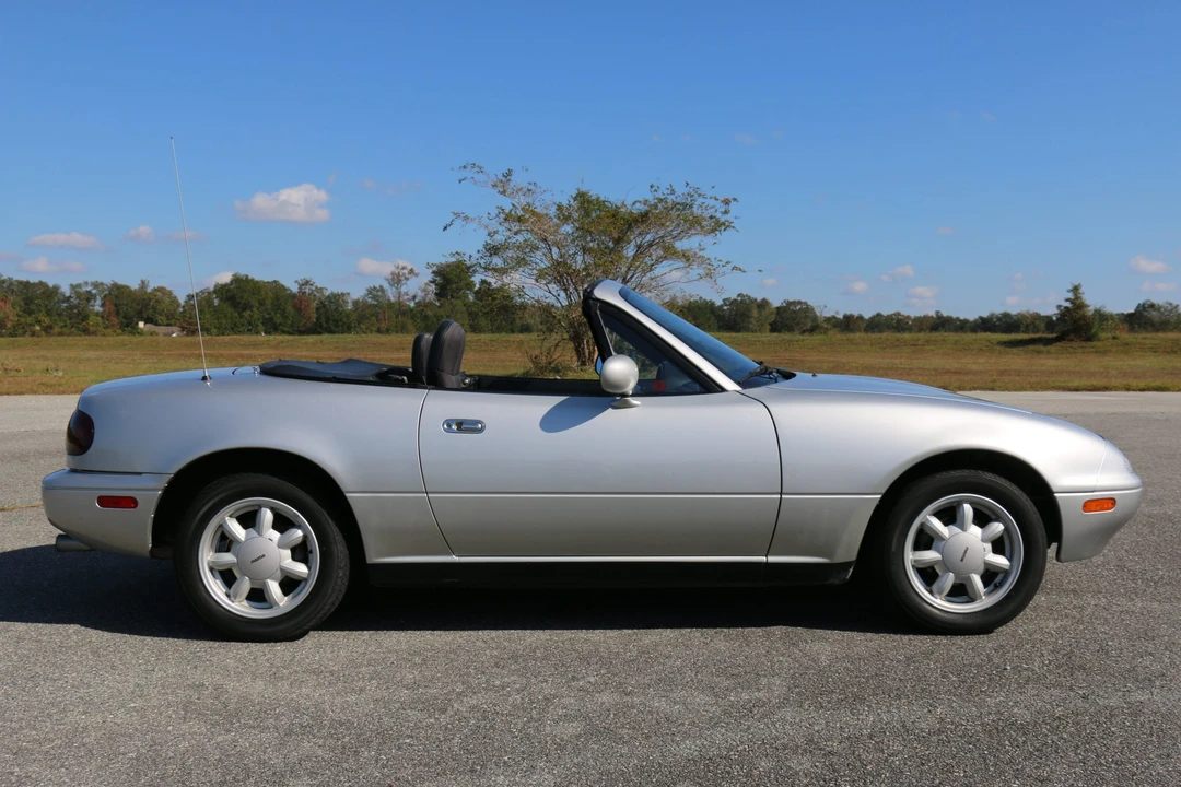 1992 Mazda NA MX-5 Miata - Image 9 of 31