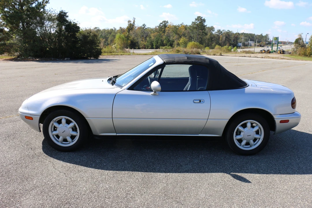 1992 Mazda NA MX-5 Miata - Image 5 of 31