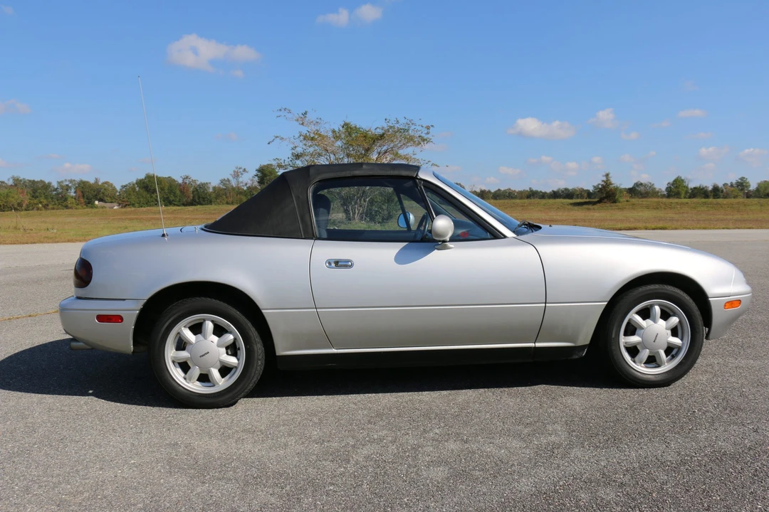 1992 Mazda NA MX-5 Miata - Image 10 of 31