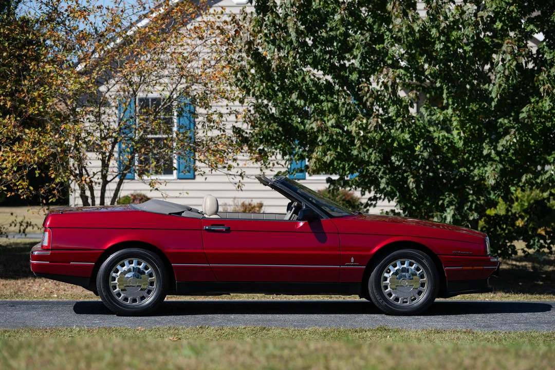 1993 Cadillac Allante - Image 10 of 31