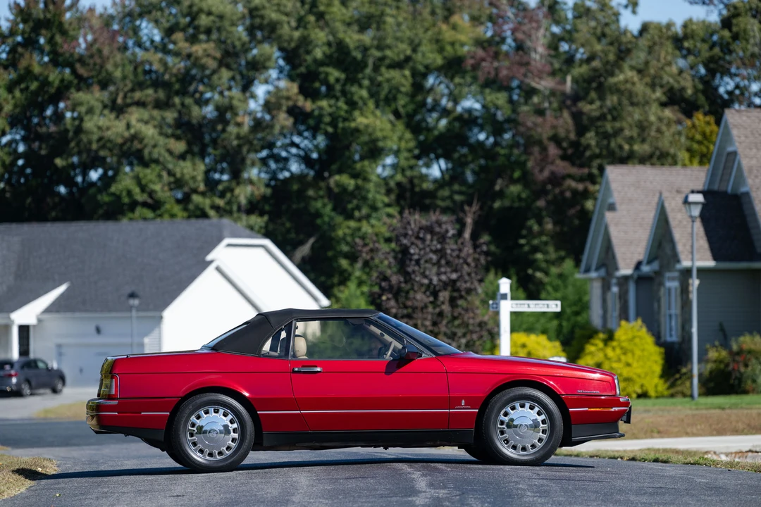 1993 Cadillac Allante - Image 19 of 31