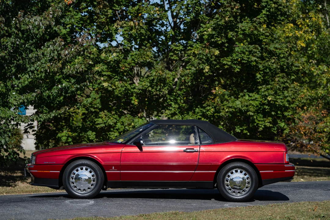 1993 Cadillac Allante - Image 29 of 31