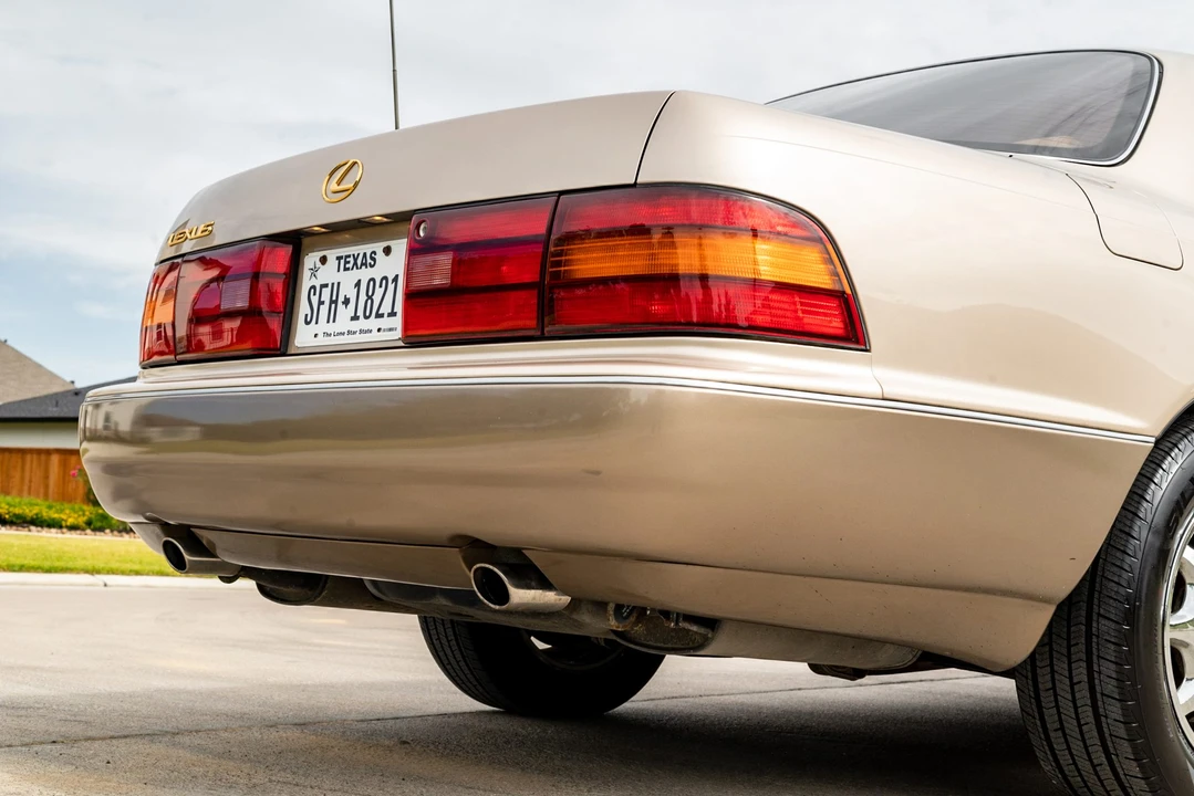 1993 Lexus LS 1st Gen - Image 28 of 31