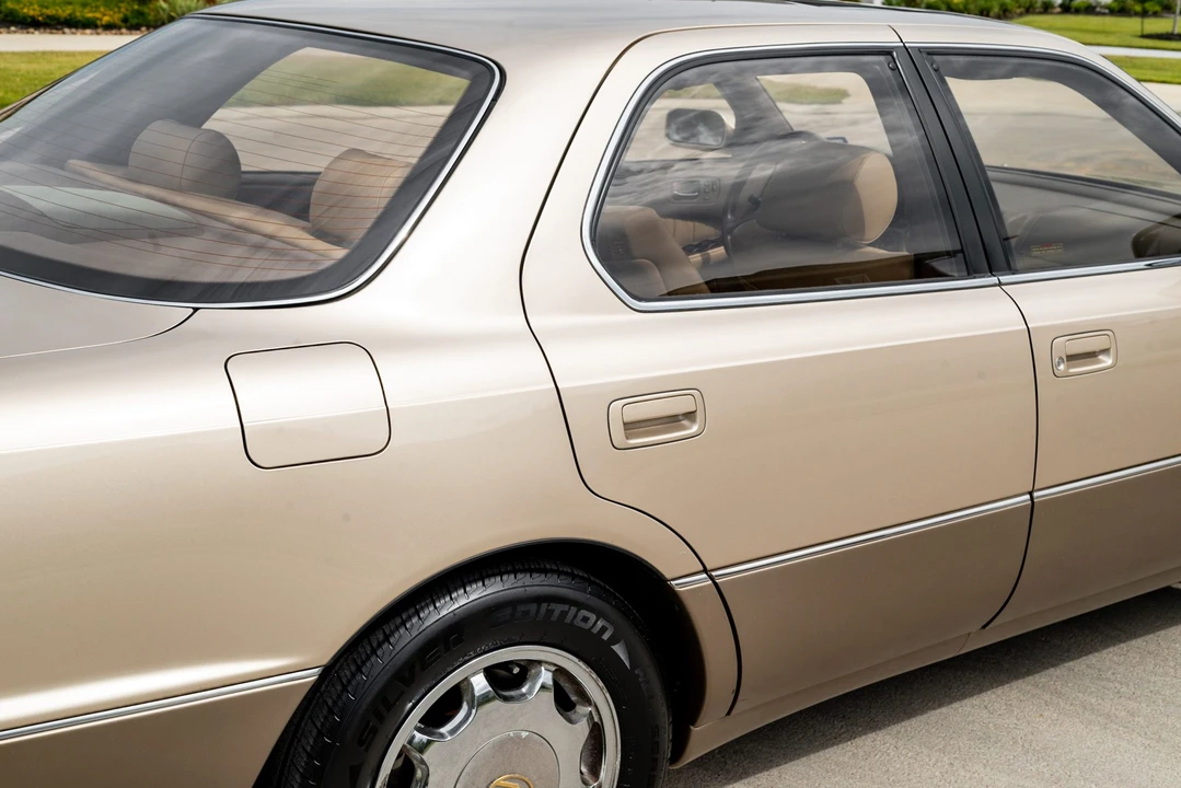 1993 Lexus LS 1st Gen - Image 20 of 31