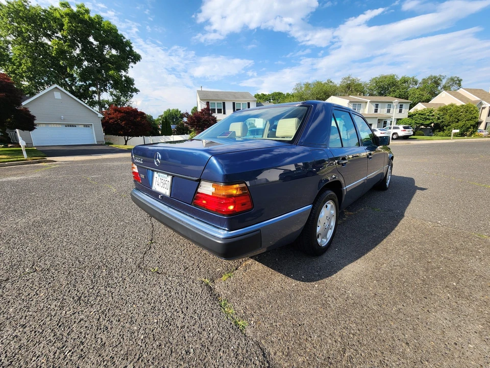 1993 Mercedes-Benz W124 E-Class - Image 18 of 31