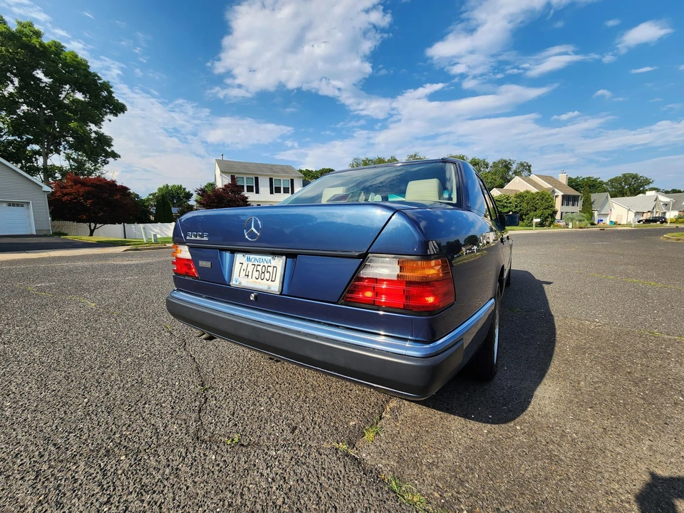 1993 Mercedes-Benz W124 E-Class - Image 17 of 31