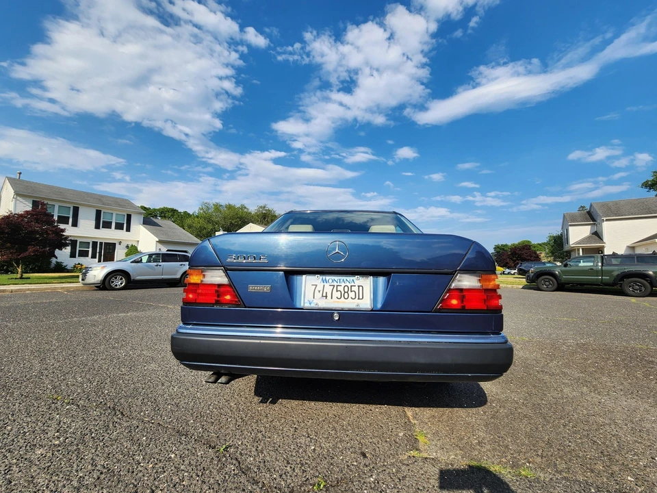 1993 Mercedes-Benz W124 E-Class - Image 16 of 31