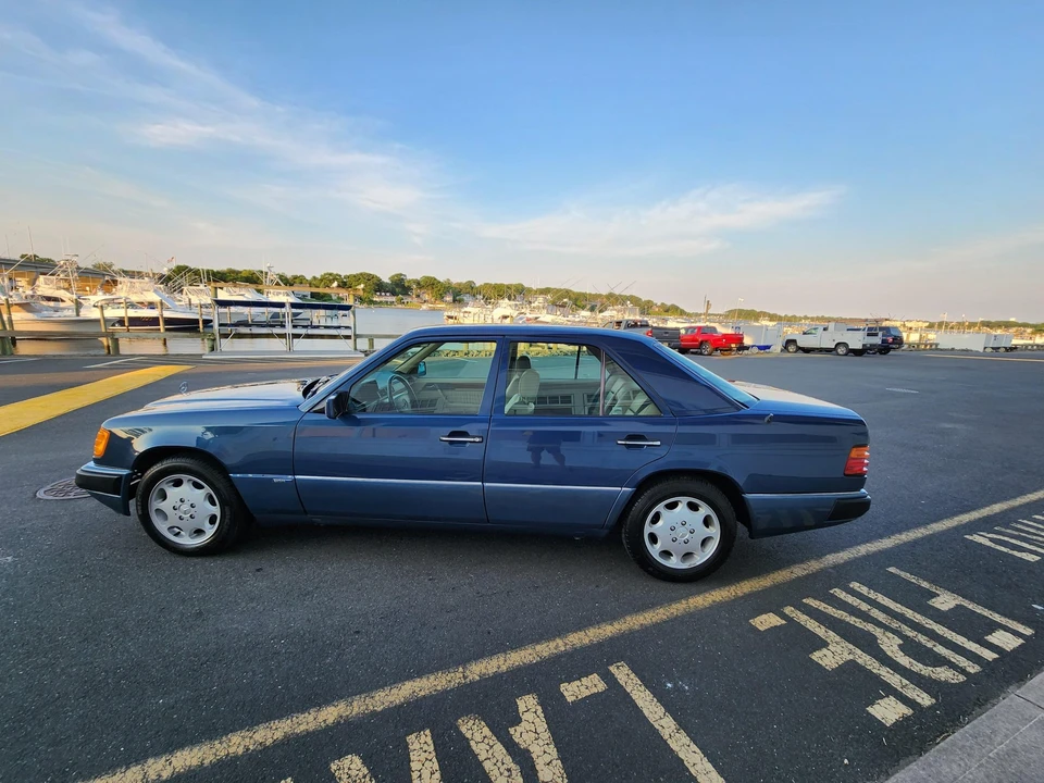 1993 Mercedes-Benz W124 E-Class - Image 30 of 31