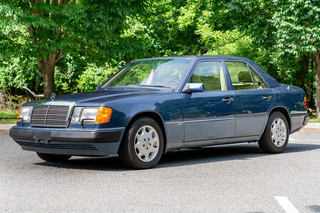 1993 Mercedes-Benz W124 E-Class - Image 2 of 31