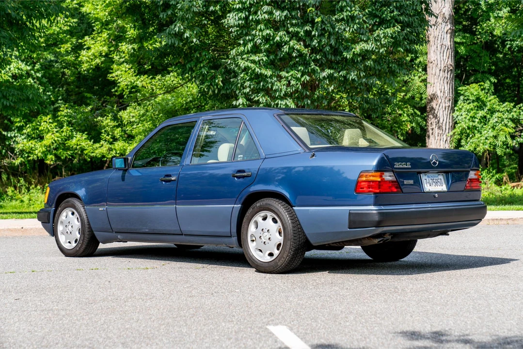 1993 Mercedes-Benz W124 E-Class - Image 11 of 31