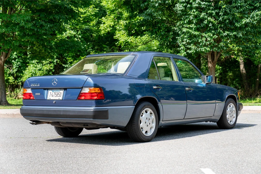 1993 Mercedes-Benz W124 E-Class - Image 9 of 31
