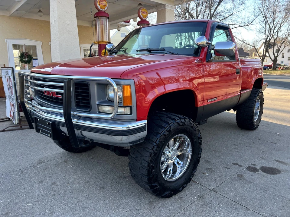 1994 GMC Sierra 1st Gen - Image 2 of 31