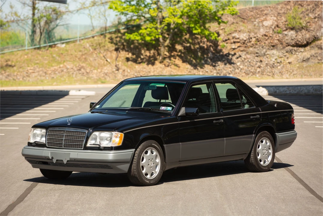 1994 Mercedes-Benz W124 E-Class - Image 2 of 31