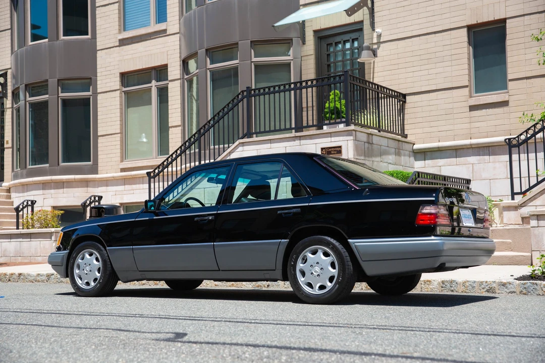 1994 Mercedes-Benz W124 E-Class - Image 10 of 31