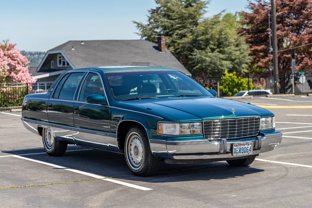 1995 Cadillac Fleetwood - Image 4 of 31
