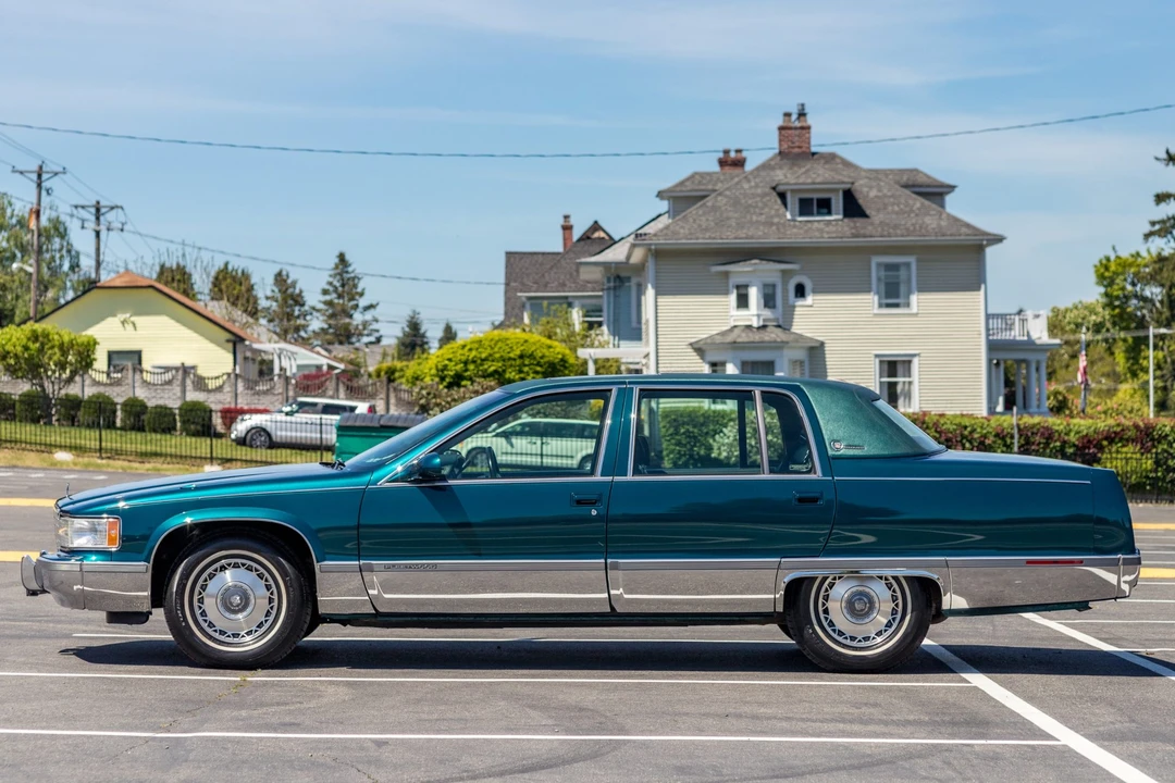 1995 Cadillac Fleetwood - Image 9 of 31