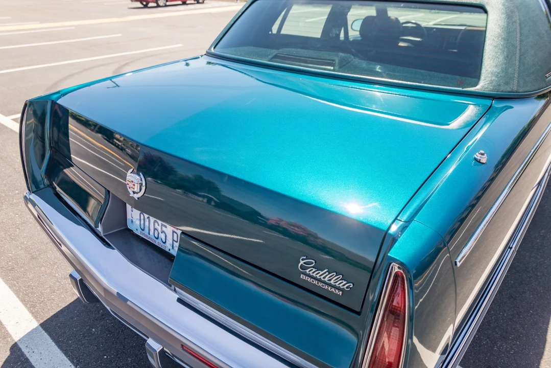 1995 Cadillac Fleetwood - Image 28 of 31