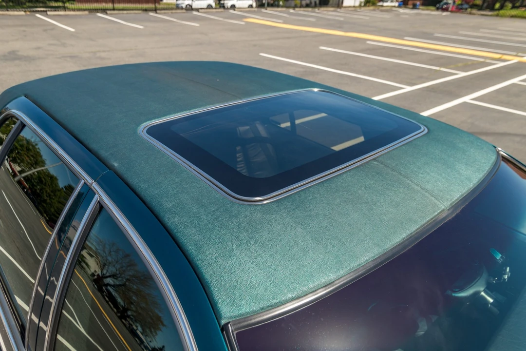 1995 Cadillac Fleetwood - Image 17 of 31