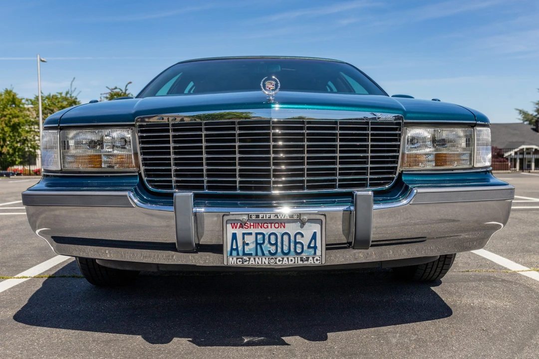 1995 Cadillac Fleetwood - Image 10 of 31