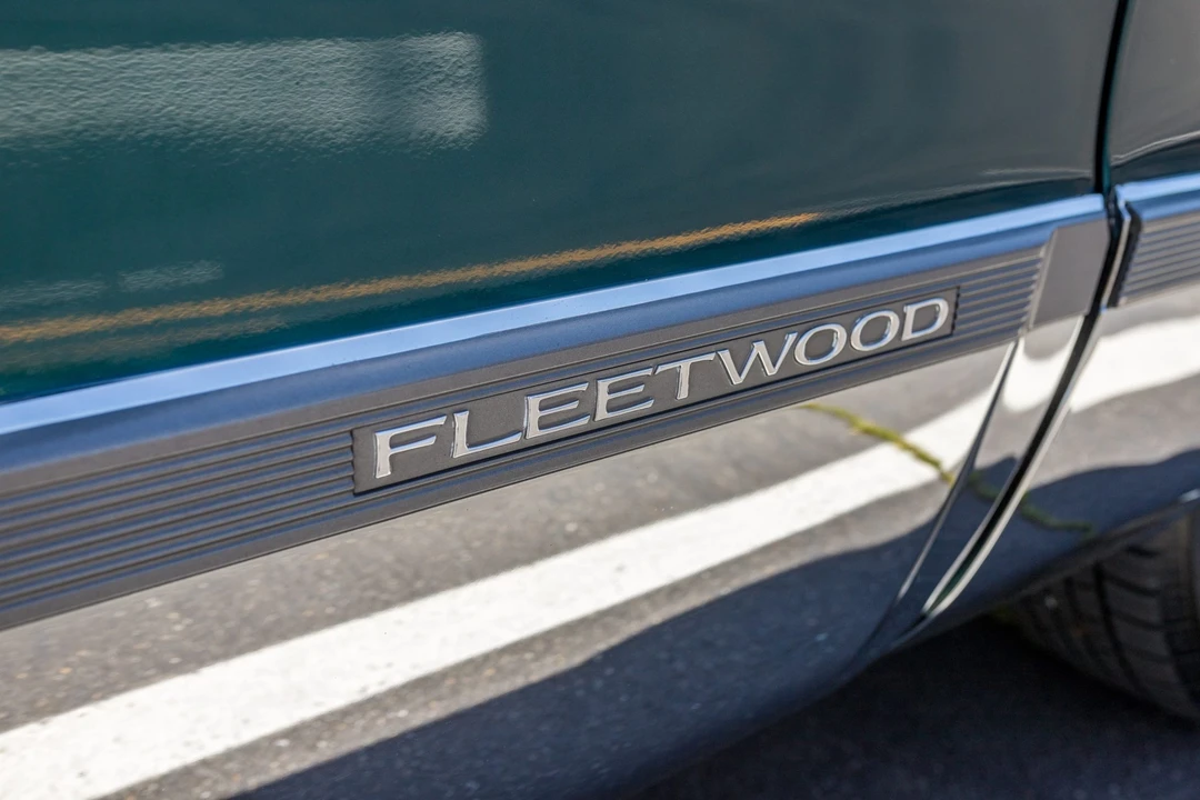 1995 Cadillac Fleetwood - Image 24 of 31