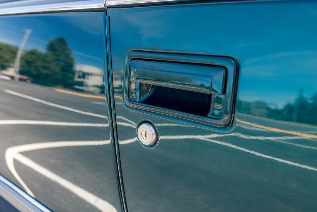 1995 Cadillac Fleetwood - Image 23 of 31