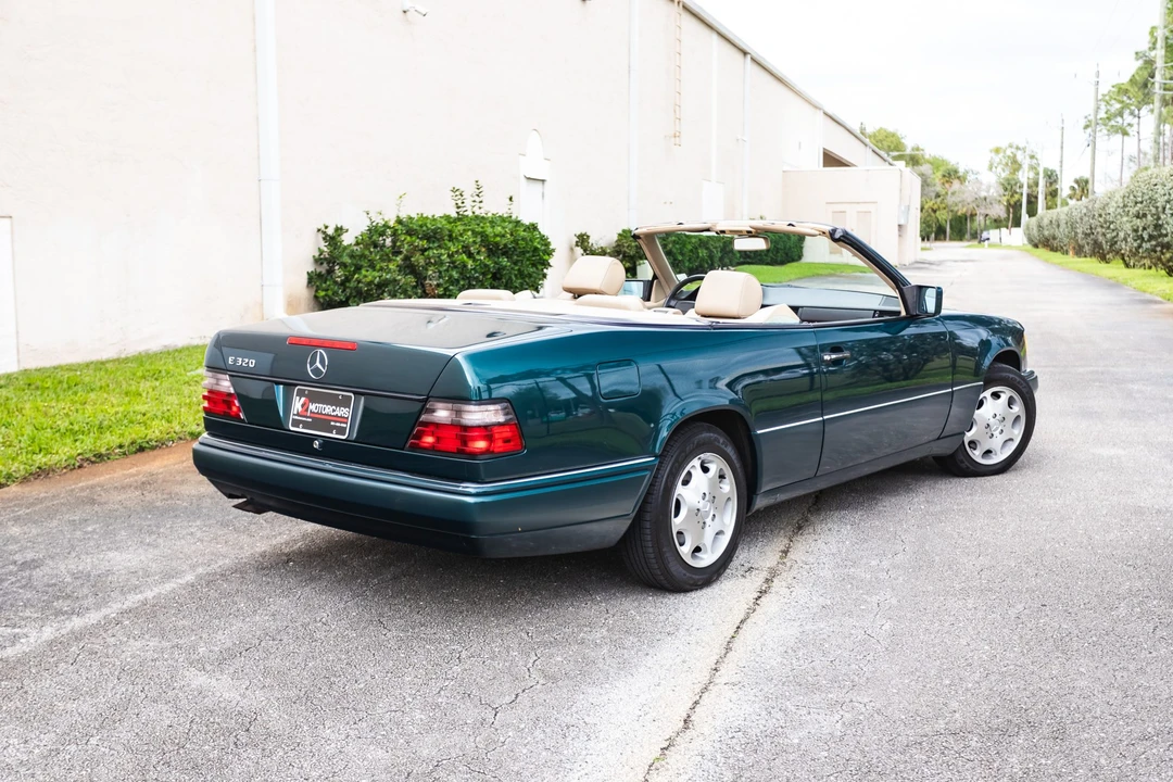 1995 Mercedes-Benz W124 E-Class - Image 12 of 31