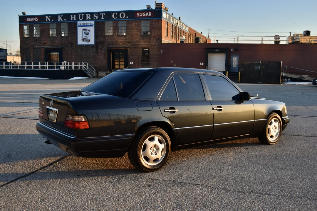 1995 Mercedes-Benz W124 E-Class - Image 19 of 31